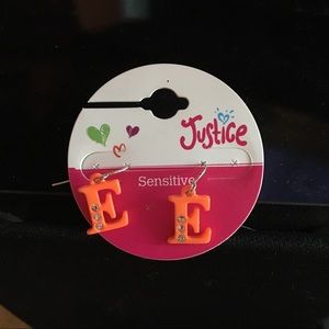 “E” letter earrings